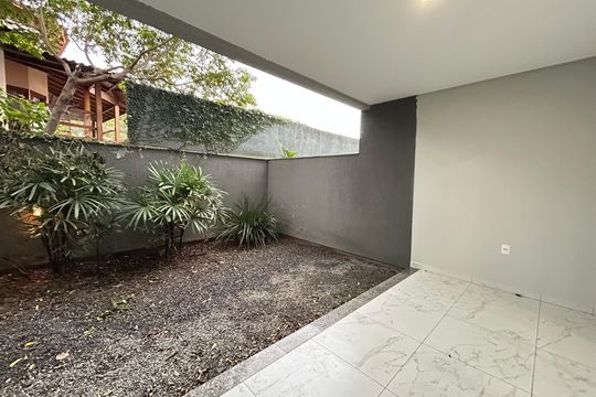 Área externa de casa para alugar com 3 quartos, 150m² em Rio Tavares, Florianópolis