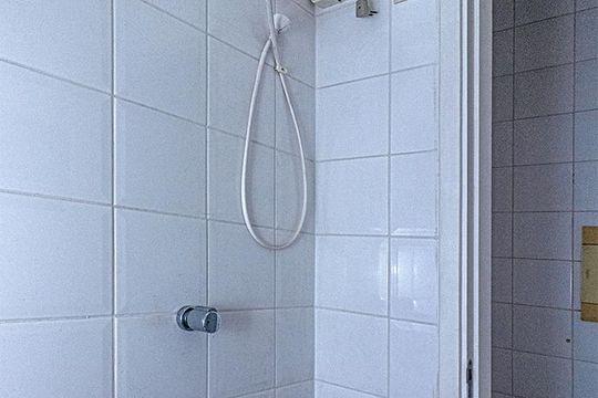 banheiro na área de serviço_3 de apartamento à venda com 3 quartos, 93m² em Vila Gumercindo, São Paulo