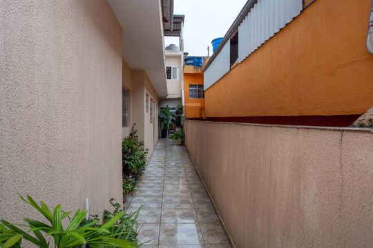 Quintal de casa à venda com 4 quartos, 125m² em Taboão, Diadema
