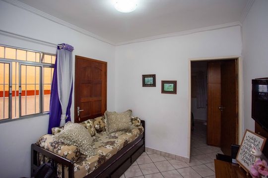 Casa à venda com 4 quartos, 125m² em Taboão, Diadema