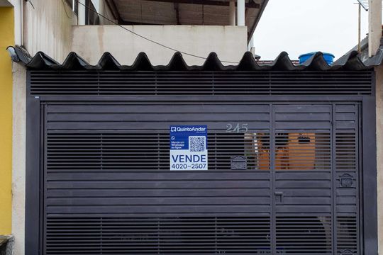 Fachada de casa à venda com 4 quartos, 125m² em Taboão, Diadema