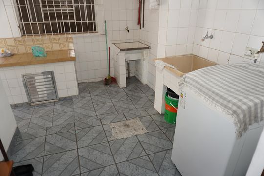Lavanderia de casa para alugar com 2 quartos, 200m² em Jardim Irapiranga, Embu das Artes