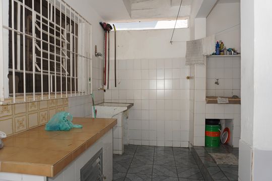 Lavanderia de casa para alugar com 2 quartos, 200m² em Jardim Irapiranga, Embu das Artes
