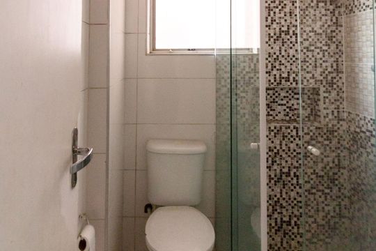 Banheiro de apartamento à venda com 2 quartos, 57m² em Jardim Bom Clima, Guarulhos