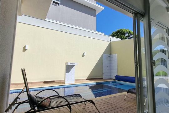 Área externa de casa de condomínio à venda com 4 quartos, 415m² em  Chácara Nações, Valinhos