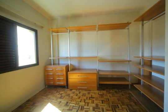 Closet da  Suíte  de apartamento para alugar com 1 quarto, 98m² em Centro, São Bernardo do Campo