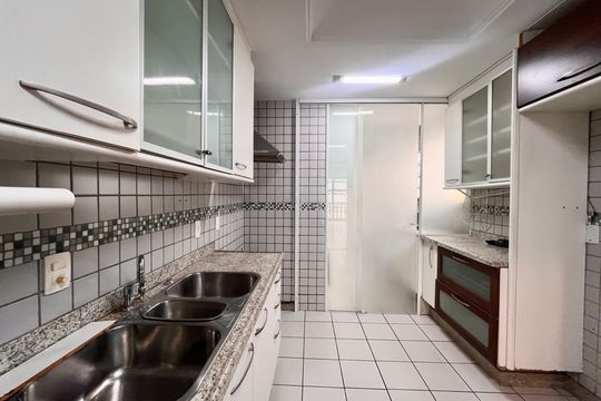 Cozinha  de apartamento à venda com 3 quartos, 240m² em Gávea, Rio de Janeiro
