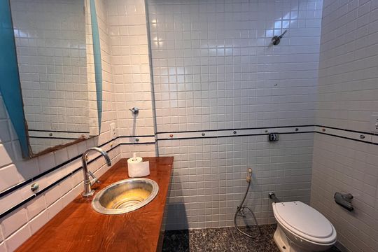 Banheiro social  de apartamento à venda com 3 quartos, 240m² em Gávea, Rio de Janeiro