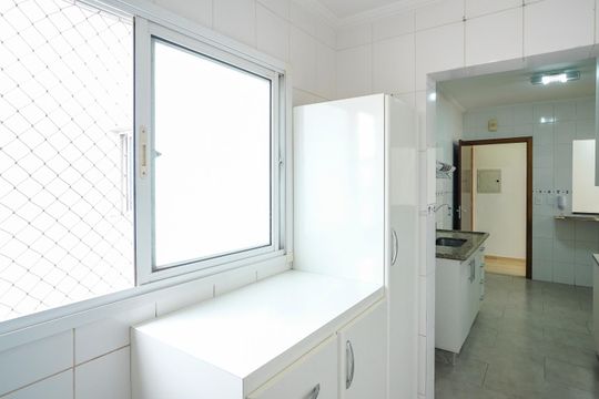 Área de serviço de apartamento para alugar com 3 quartos, 99m² em Santa Paula, São Caetano do Sul