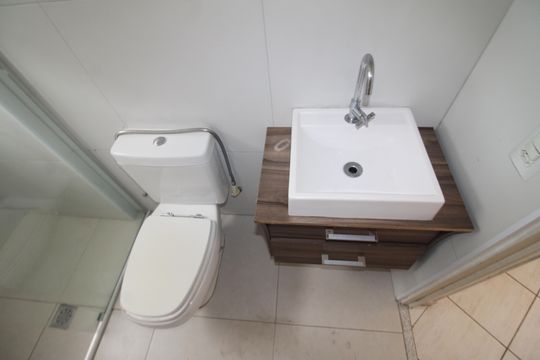 Banheiro de apartamento à venda com 2 quartos, 52m² em Lauzane Paulista, São Paulo