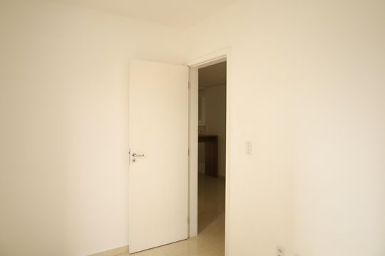 Quarto 1 de apartamento à venda com 2 quartos, 46m² em Vila Carmosina, São Paulo