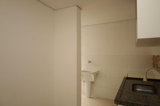 Cozinha de apartamento à venda com 2 quartos, 46m² em Vila Carmosina, São Paulo