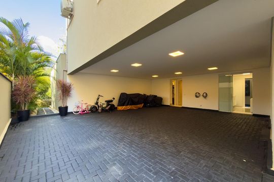 Garagem de casa de condomínio à venda com 4 quartos, 574m² em Alphaville, Santana de Parnaíba