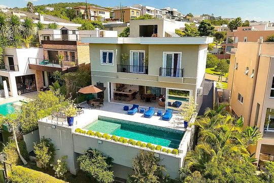 Fachada de casa de condomínio à venda com 4 quartos, 574m² em Alphaville, Santana de Parnaíba