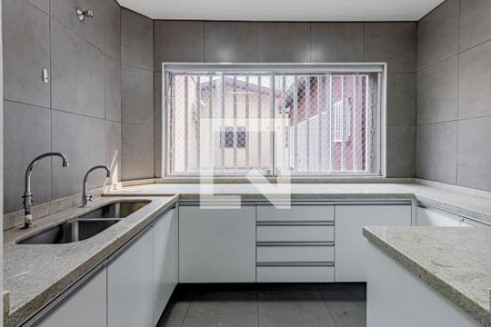 Casa à venda com 5 quartos, 325m² em Pinheiros, São Paulo