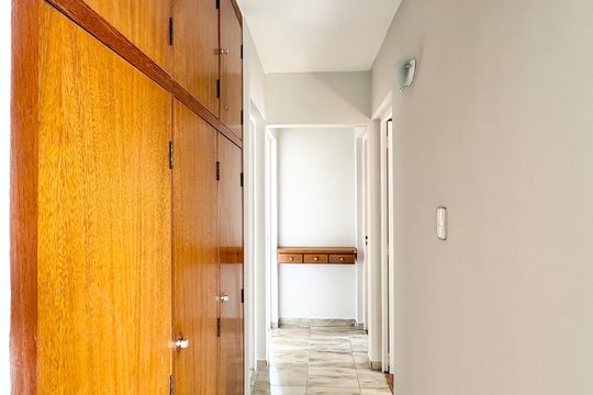 Corredor de apartamento à venda com 3 quartos, 65m² em Moinho Velho, São Paulo