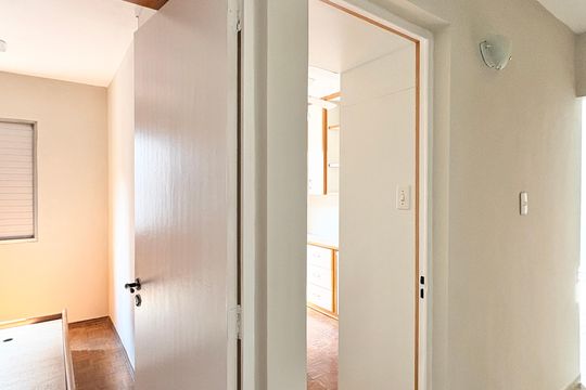 Corredor de apartamento à venda com 3 quartos, 65m² em Moinho Velho, São Paulo