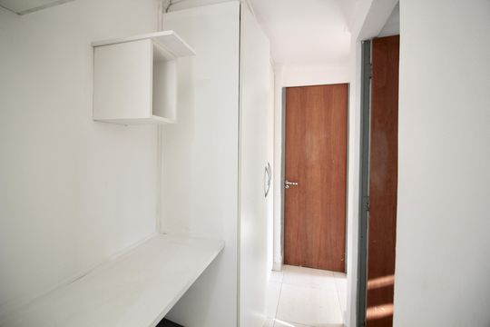 Corredor  de apartamento para alugar com 2 quartos, 49m² em Conjunto Habitacional Padre Manoel de Paiva, São Paulo