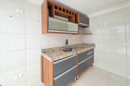 Cozinha de apartamento para alugar com 2 quartos, 48m² em Vila Pires, Santo André
