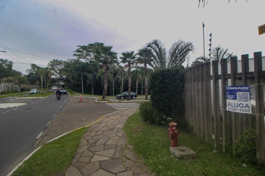 Placa de casa de condomínio para alugar com 5 quartos, 311m² em Lomba do Pinheiro, Porto Alegre