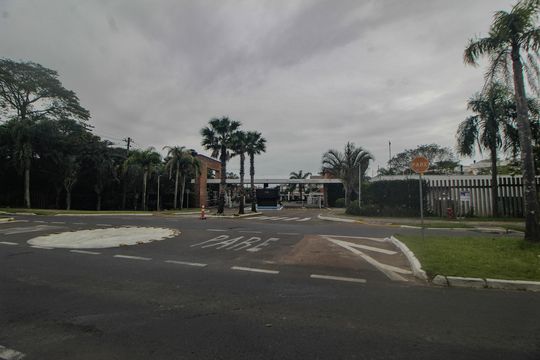 Fachada de casa de condomínio para alugar com 5 quartos, 311m² em Lomba do Pinheiro, Porto Alegre