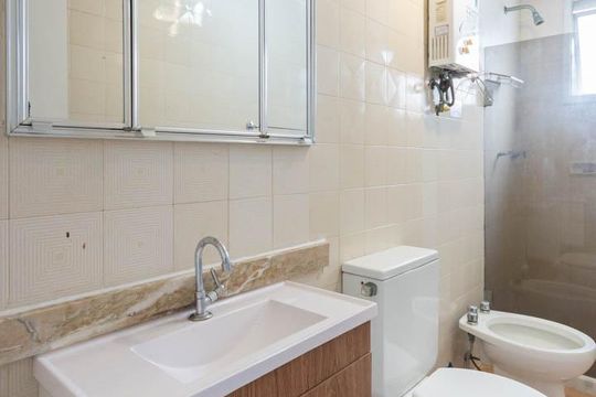 Banheiro de apartamento à venda com 2 quartos, 67m² em Rio Comprido, Rio de Janeiro