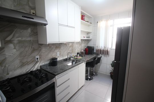 Cozinha de apartamento para alugar com 2 quartos, 48m² em Diamante, Belo Horizonte