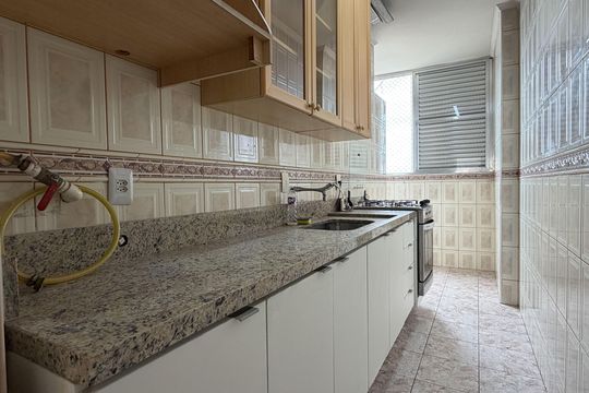 Cozinha de apartamento para alugar com 2 quartos, 88m² em José Menino, Santos