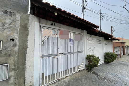 Fachada + Placa de casa para alugar com 3 quartos, 195m² em Cidade Líder, São Paulo