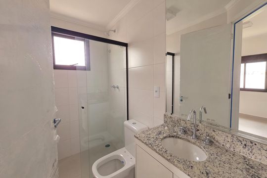 Banheiro da Suíte de apartamento para alugar com 2 quartos, 56m² em Parque das Nações, Santo André