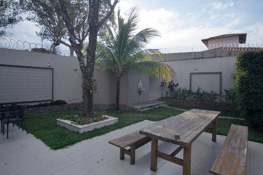 Quintal de casa à venda com 4 quartos, 1000m² em Garças, Belo Horizonte