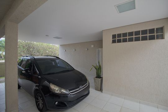 Garagem de casa à venda com 4 quartos, 1000m² em Garças, Belo Horizonte