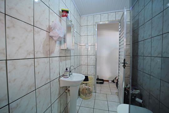 Banheiro de casa à venda com 3 quartos, 100m² em Vila Bauab, São Paulo