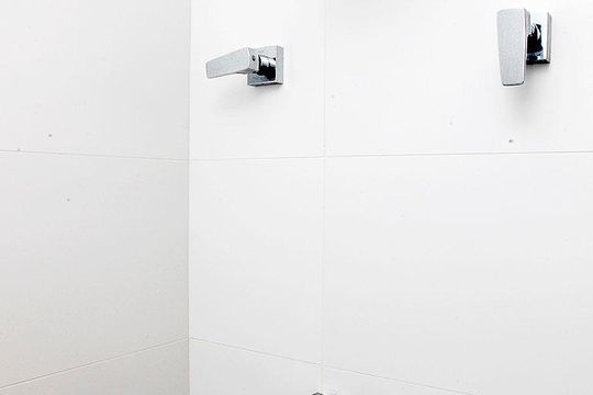 Banheiro 1 Quarto Suíte de apartamento para alugar com 2 quartos, 70m² em Protásio Alves, Porto Alegre