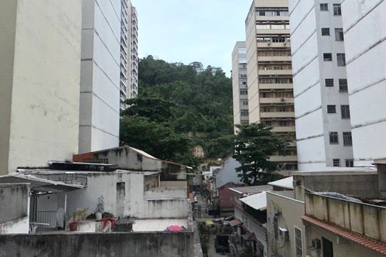 Vista Quarto de apartamento à venda com 1 quarto, 40m² em Copacabana, Rio de Janeiro