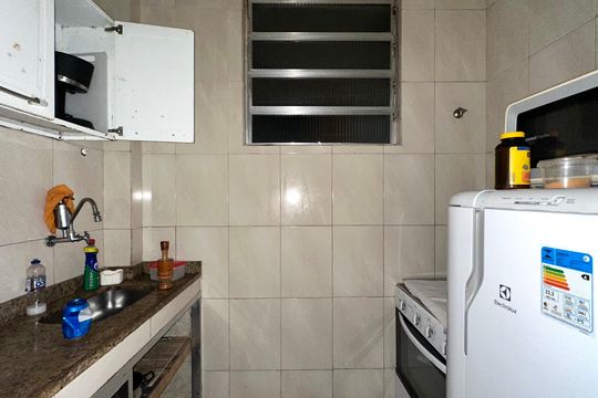 Cozinha de apartamento à venda com 1 quarto, 40m² em Copacabana, Rio de Janeiro
