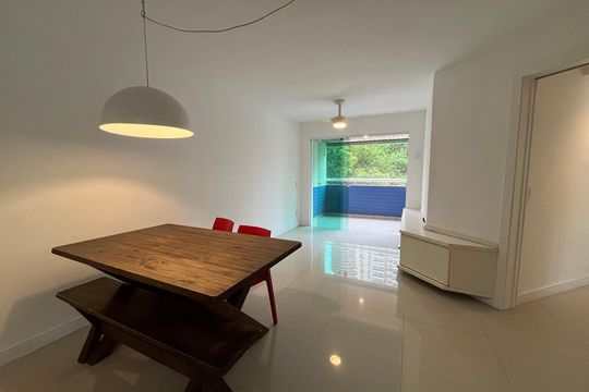 Sala de apartamento para alugar com 2 quartos, 80m² em Barra da Tijuca, Rio de Janeiro