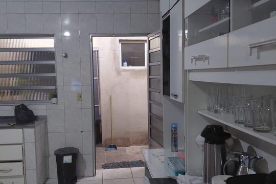 Cozinha de casa à venda com 4 quartos, 216m² em Vila Antonieta, São Paulo