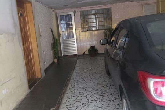Casa à venda com 4 quartos, 216m² em Vila Antonieta, São Paulo