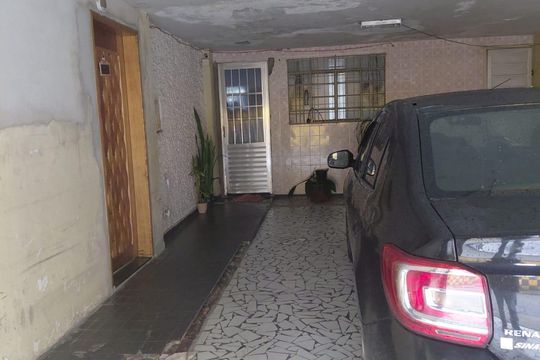 Garagem de casa à venda com 4 quartos, 216m² em Vila Antonieta, São Paulo
