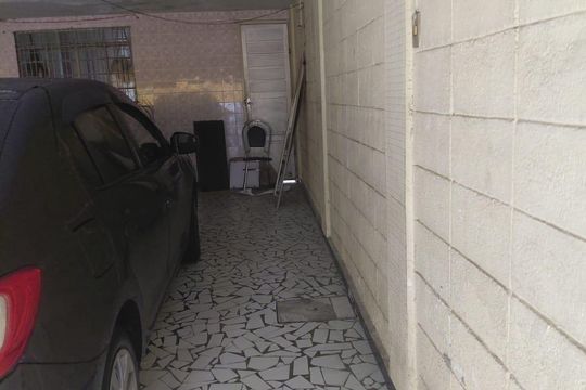 Garagem de casa à venda com 4 quartos, 216m² em Vila Antonieta, São Paulo