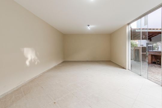 Garagem de casa para alugar com 4 quartos, 365m² em Chácara Santo Antônio (zona Sul), São Paulo