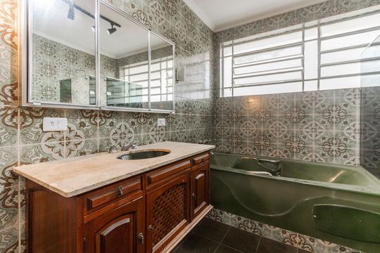 Banheiro de casa para alugar com 4 quartos, 365m² em Chácara Santo Antônio (zona Sul), São Paulo