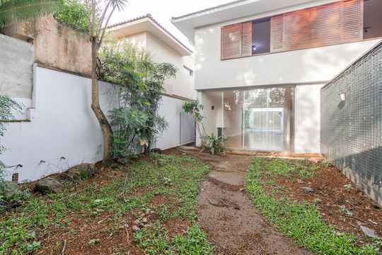 Jardim de casa para alugar com 4 quartos, 365m² em Chácara Santo Antônio (zona Sul), São Paulo