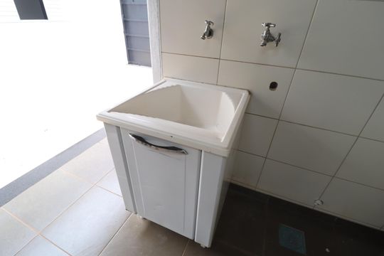 Área de Serviço de casa para alugar com 4 quartos, 188m² em Alto Umuarama, Uberlândia