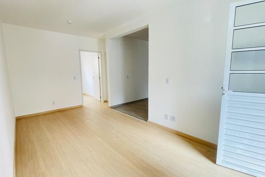 Sala de apartamento para alugar com 2 quartos, 43m² em Jardim Sao Luiz, Embu das Artes