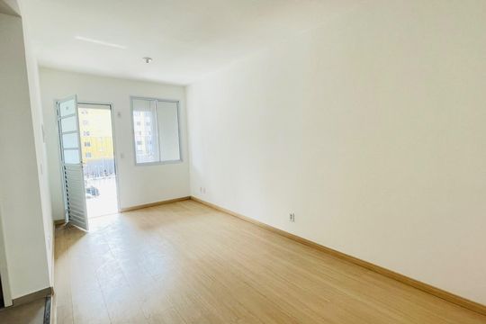 Apartamento para alugar com 2 quartos, 43m² em Jardim Sao Luiz, Embu das Artes