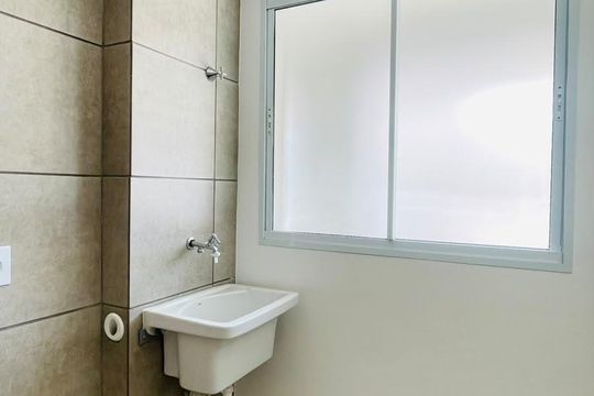 Área de Serviço de apartamento para alugar com 2 quartos, 43m² em Jardim Sao Luiz, Embu das Artes