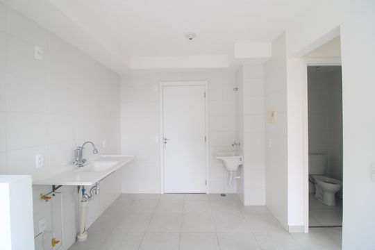 Cozinha de apartamento para alugar com 2 quartos, 32m² em Socorro, São Paulo
