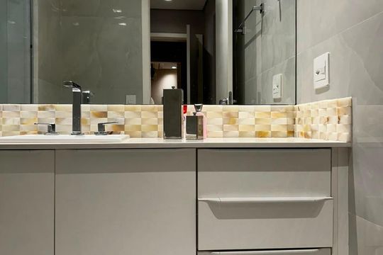 Banheiro de apartamento à venda com 3 quartos, 185m² em Barra Funda, São Paulo